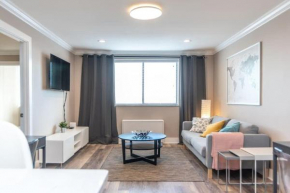 Downtown 18th FL! City View& Onsite Parking LM1807